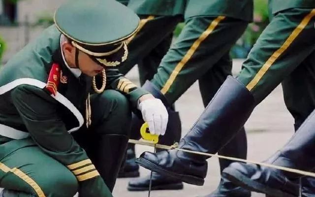 震撼的阅兵仪式，聚焦93阅兵军靴的独特魅力