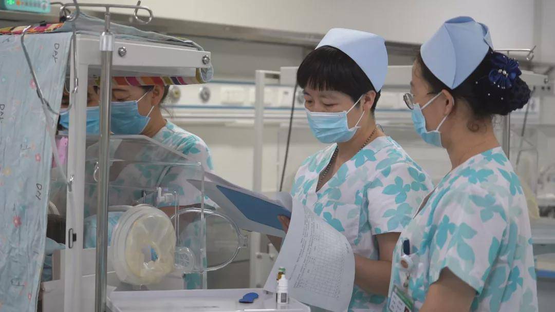 儿童医院新生儿科专家——守护新生生命的杰出使者