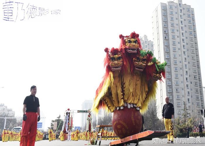 完美世界黄金狮子，神秘力量的象征与荣耀的象征