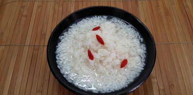 醪糟饮料，古老的传统美味与现代风尚的融合