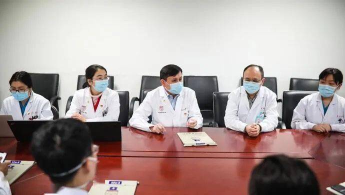 复旦大学儿童医院专家团队，守护儿童健康的坚实后盾