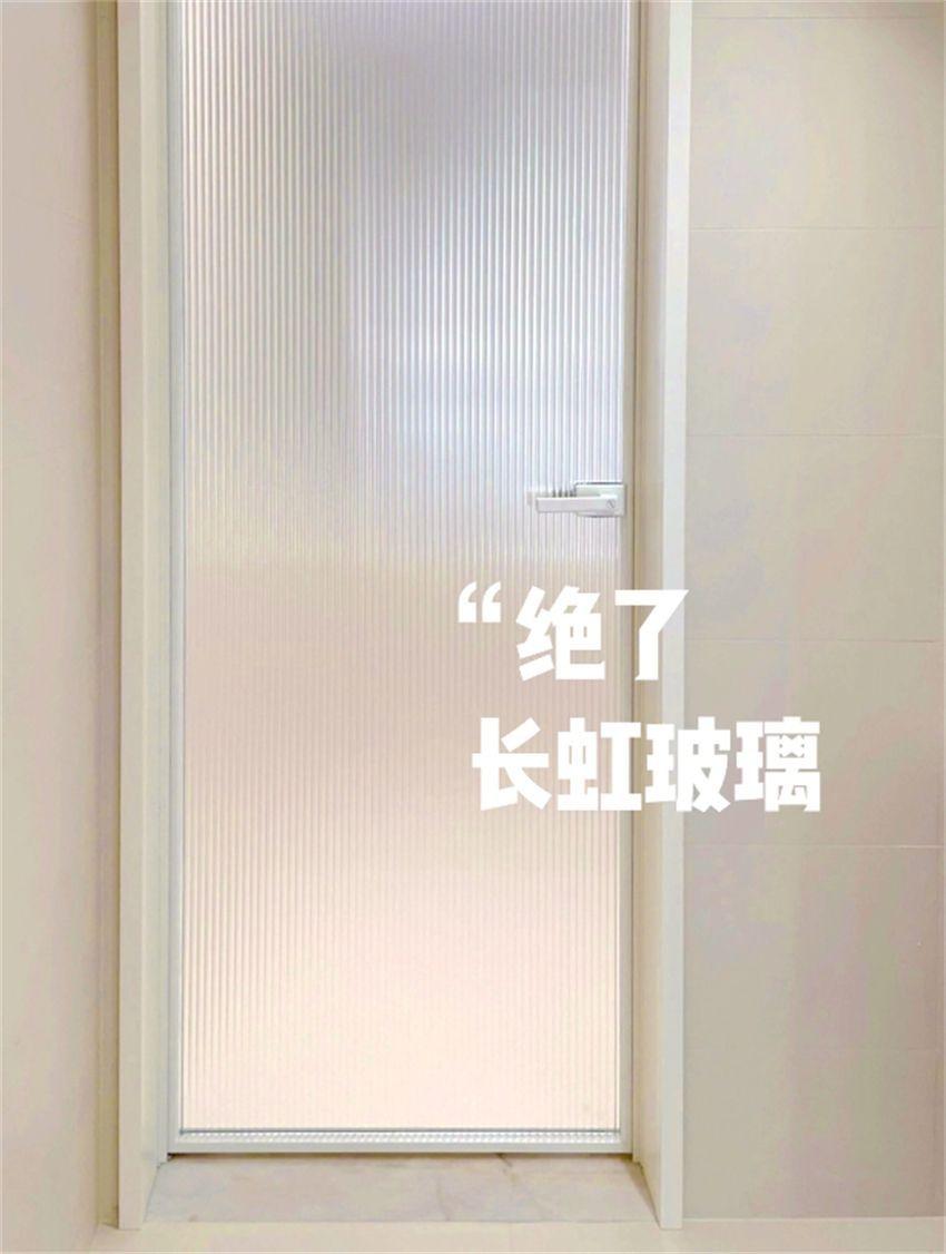 玻璃门和木门价格的比较