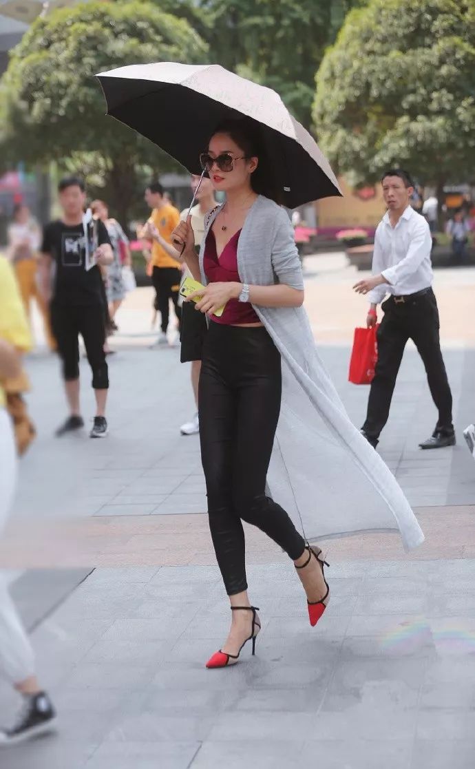 剧组女人鞋，探索影视背后的女性力量与时尚魅力