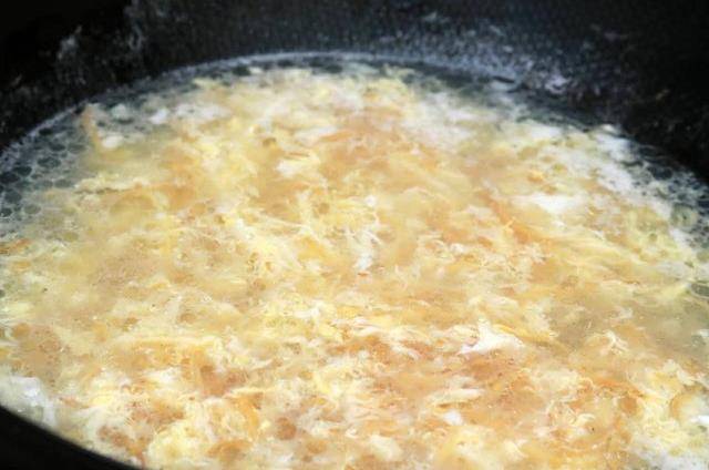 银鱼蛋花汤，一道美味佳肴的制作秘诀