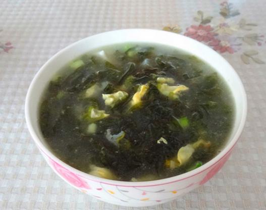 快餐店中的紫菜蛋花汤，一道平凡中的美味传奇