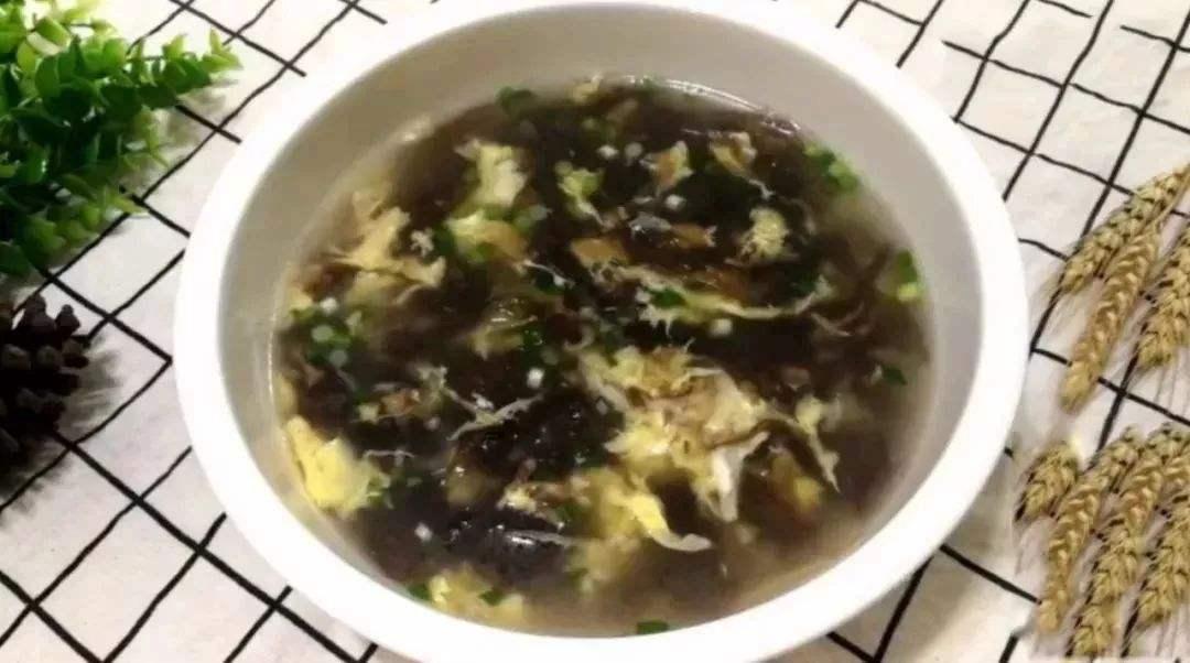 紫菜蛋花汤与面的完美结合，一道美味佳肴的创意烹饪探索