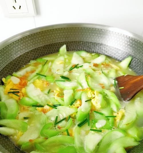 丝瓜蛋花汤，一道家常美味汤品的烹饪秘诀