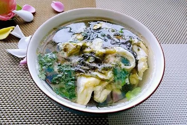 牡蛎紫菜蛋花汤，一道美味与健康共融的佳肴