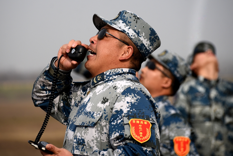 空军的伞兵基础训练，塑造精英的战斗先锋