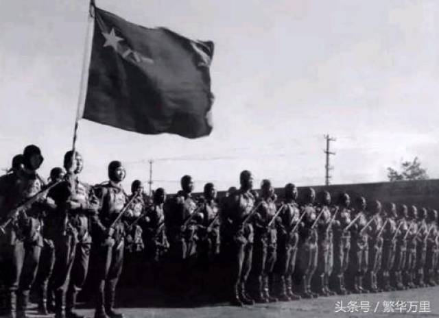 美国伞兵章，荣誉的象征与英勇的见证