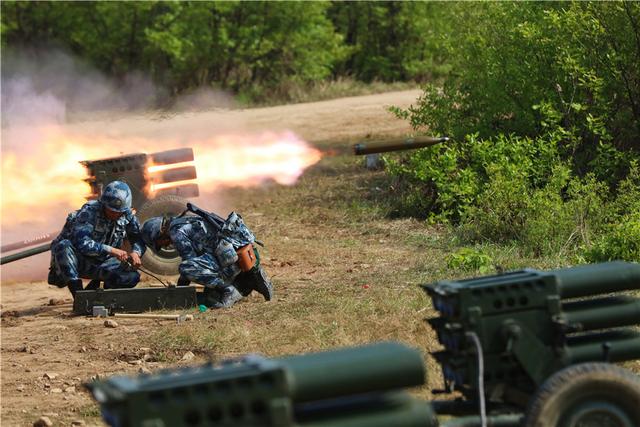 探索现代伞兵装备，深度解析99式伞兵装具