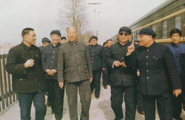 中国宪法，无价之宝，无法定价