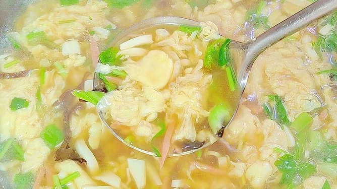 蛋花豆腐汤，一道家常美食的烹饪与品味